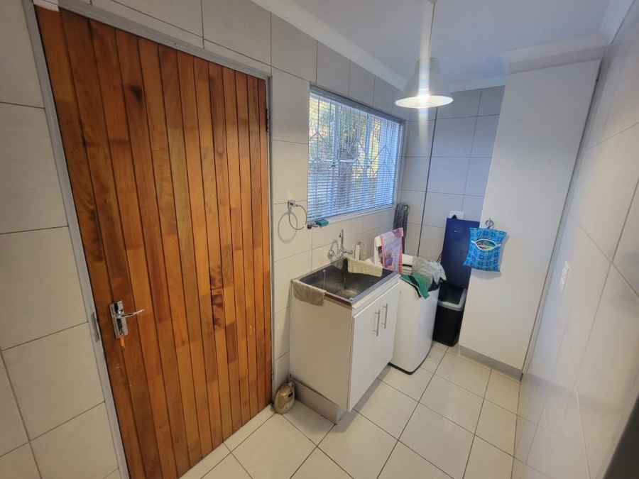 5 Bedroom Property for Sale in Suidrand Free State